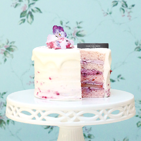 カットすると華やかなグラデーションが現れる楽しいケーキ「オンブル」
